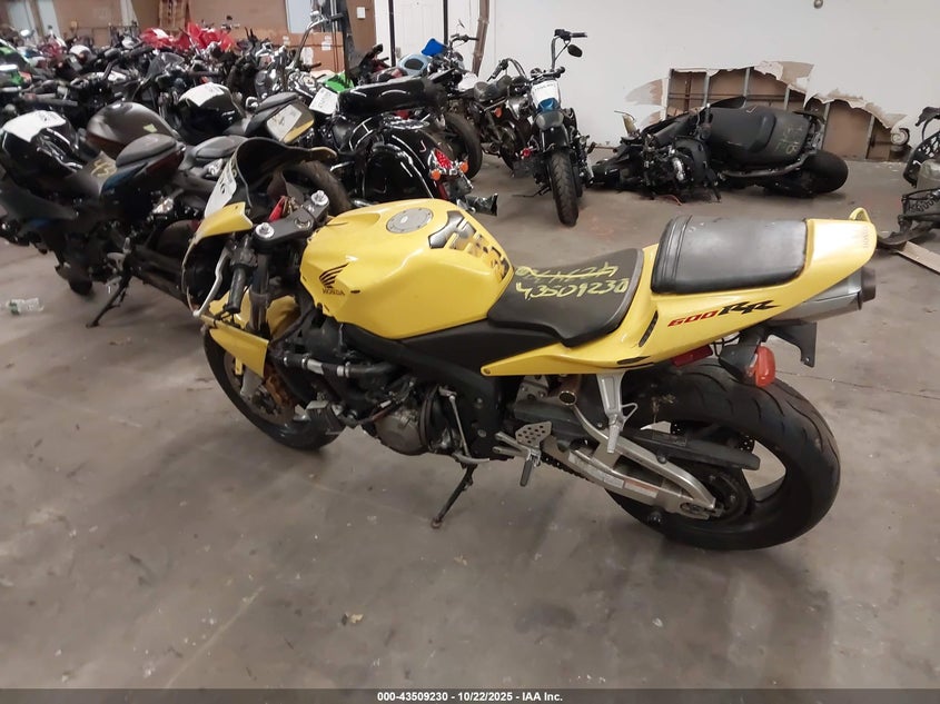 JH2PC37093M009684 2003 HONDA CBR photo no. 13