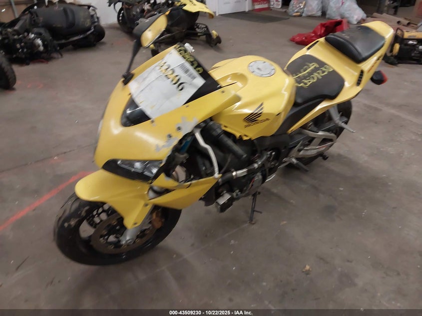 JH2PC37093M009684 2003 HONDA CBR photo no. 2