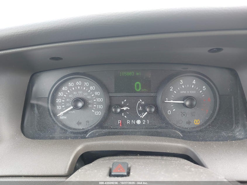 2MEBM7FVXAX618260 2010 MERCURY GRAND MARQUIS photo no. 7