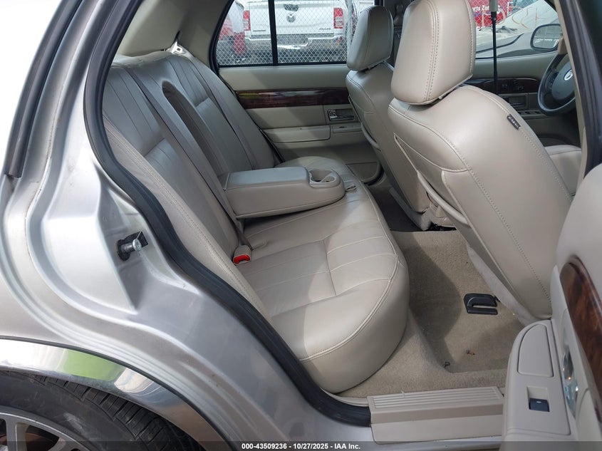 2MEBM7FVXAX618260 2010 MERCURY GRAND MARQUIS photo no. 8