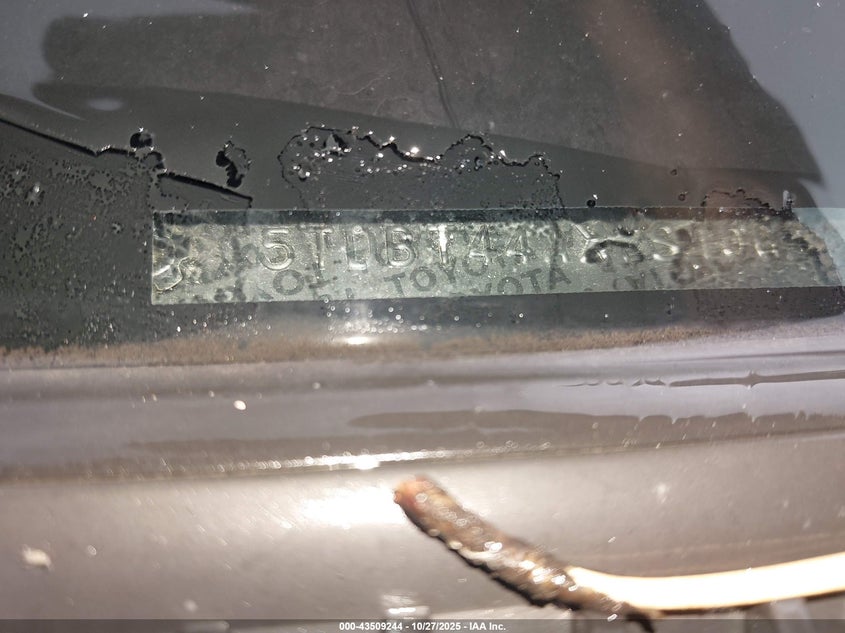 5TDBT44AX2S106224 2002 TOYOTA SEQUOIA photo no. 9