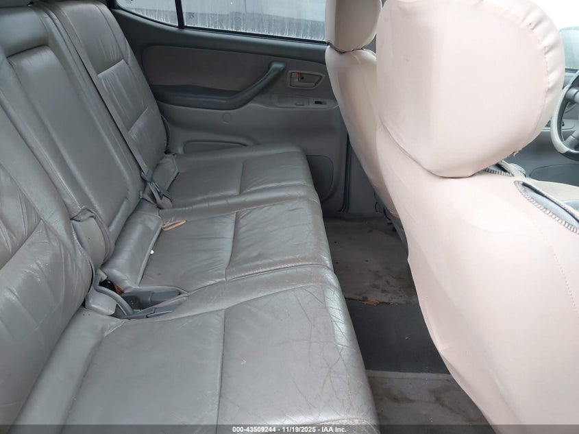 5TDBT44AX2S106224 2002 TOYOTA SEQUOIA photo no. 8