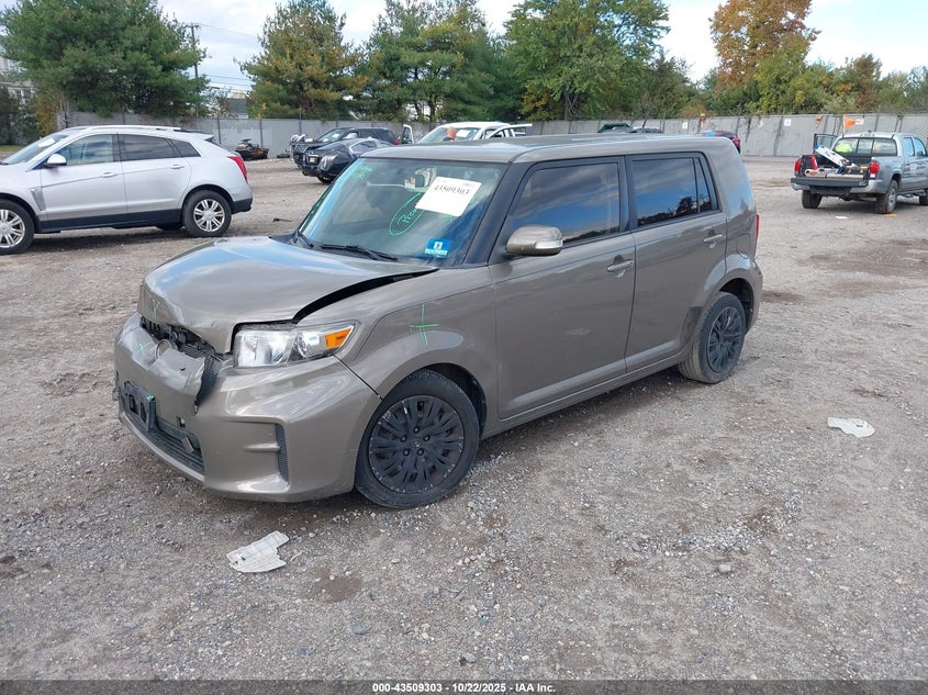 JTLZE4FE4CJ024212 2012 SCION XB photo no. 2