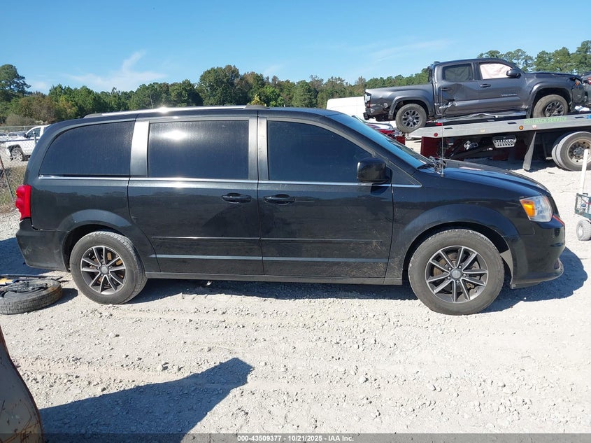 2017 Dodge Grand Caravan Sxt VIN: 2C4RDGCG7HR857155 Lot: 43509377