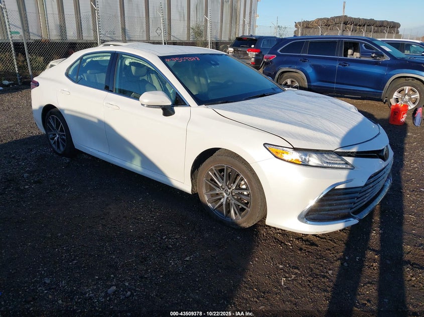 TOYOTA CAMRY XLE AWD