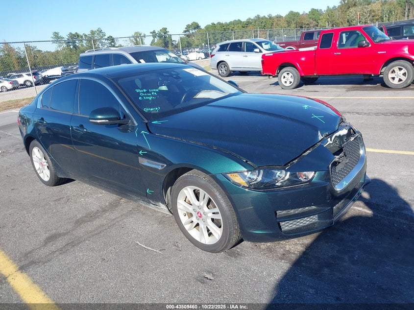 JAGUAR XE 25T PREMIUM