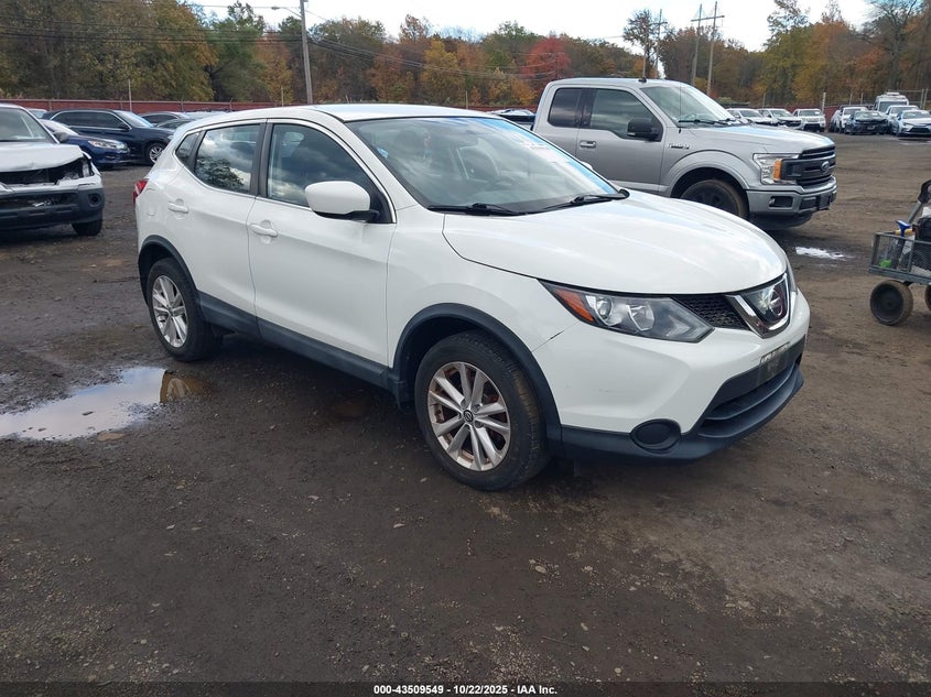 NISSAN ROGUE SPORT S