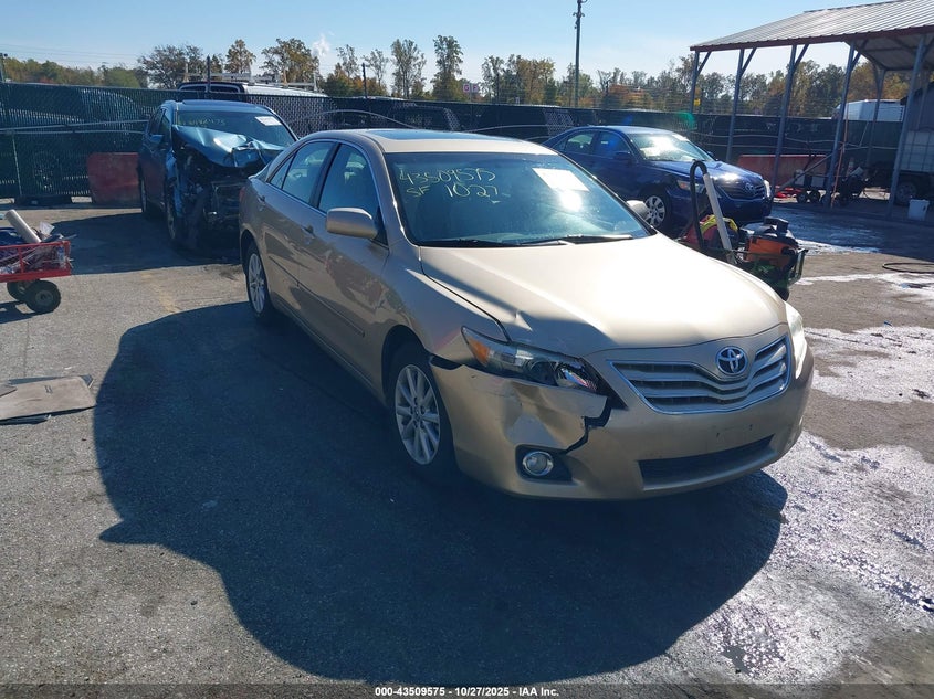 TOYOTA CAMRY XLE