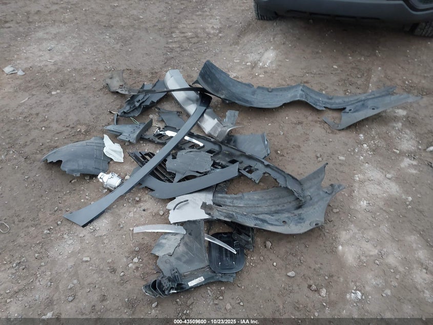 2017 HYUNDAI SANTA FE SPORT 2.4L 5NMZU3LB8HH017375