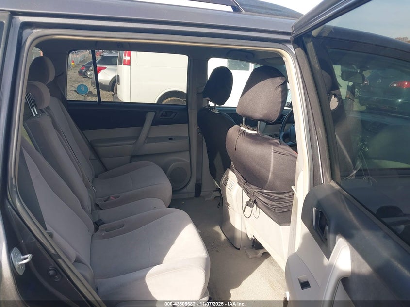 JTEDS41A682035857 2008 TOYOTA HIGHLANDER photo no. 8