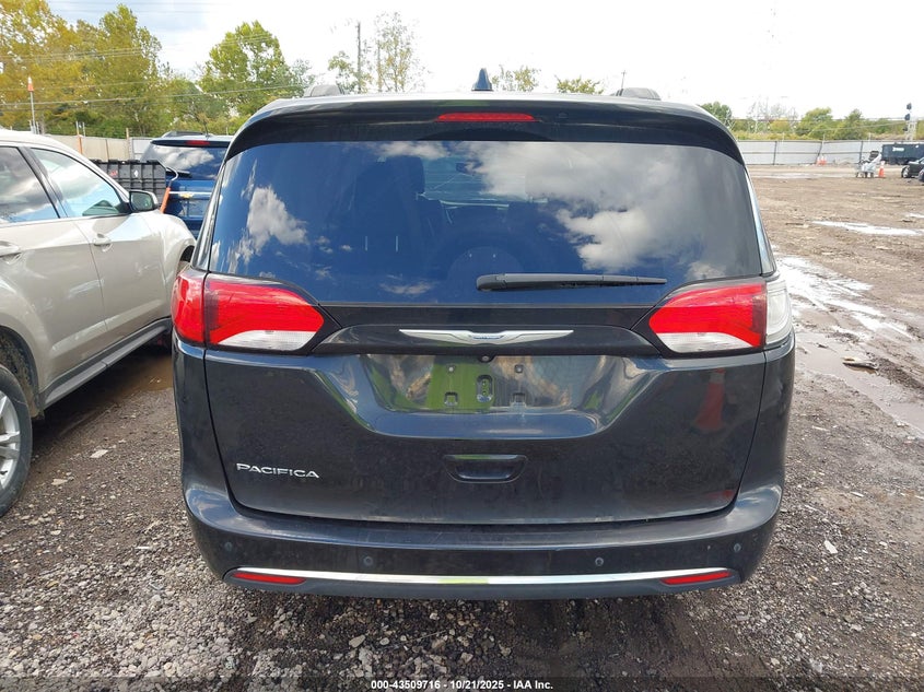 2017 Chrysler Pacifica Touring-L VIN: 2C4RC1BG1HR730306 Lot: 43509716