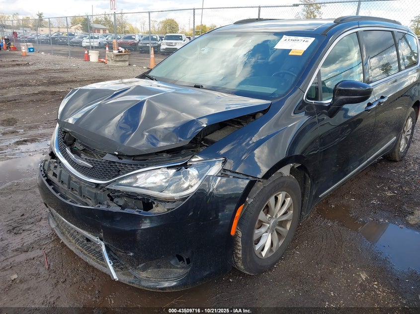 2017 Chrysler Pacifica Touring-L VIN: 2C4RC1BG1HR730306 Lot: 43509716