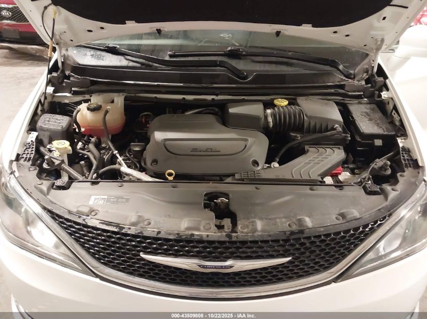 2020 Chrysler Pacifica Touring L VIN: 2C4RC1BG2LR112890 Lot: 43509808