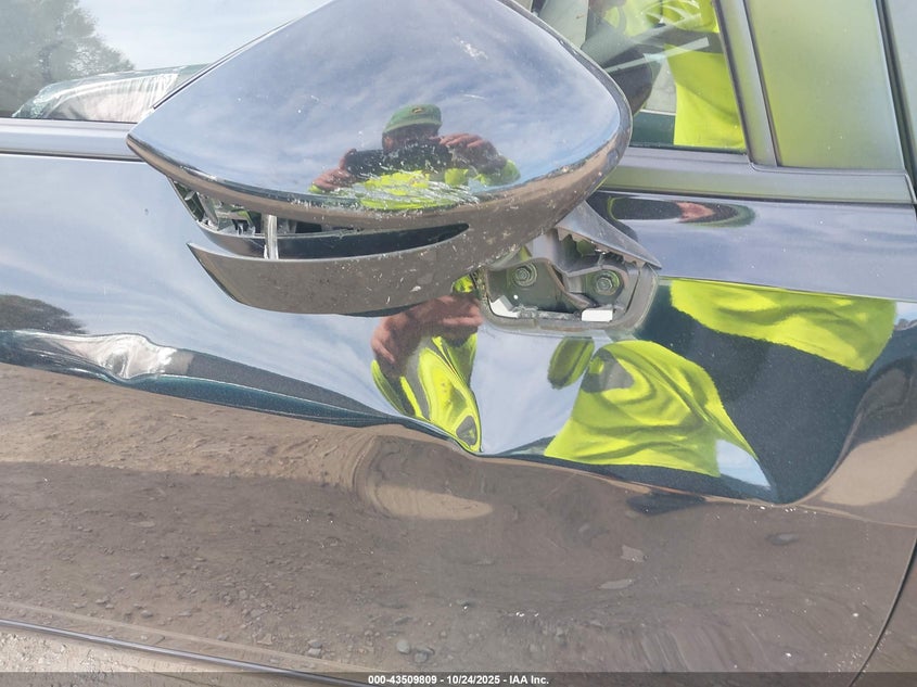 2020 NISSAN VERSA SV XTRONIC CVT 3N1CN8EV8LL801075