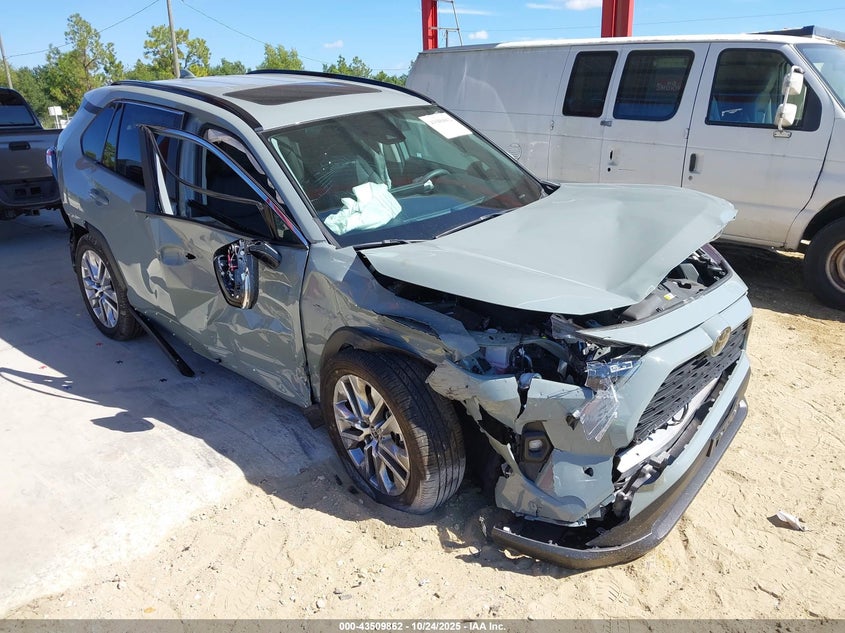 TOYOTA RAV4 XLE PREMIUM