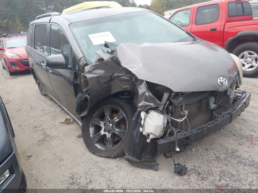 TOYOTA SIENNA SE PREMIUM 8 PASSENGER