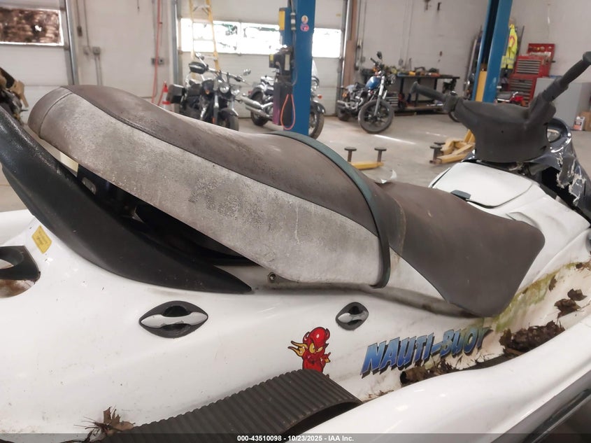 2004 Kawasaki Stx 650 VIN: KAW40275J304 Lot: 43510098