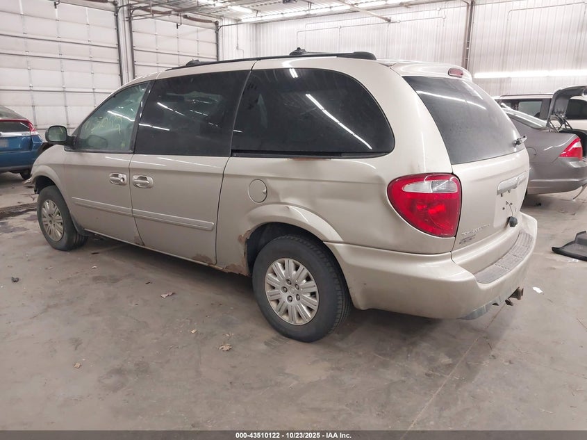 2C4GP44R65R179863 2005 CHRYSLER TOWN & COUNTRY photo no. 3