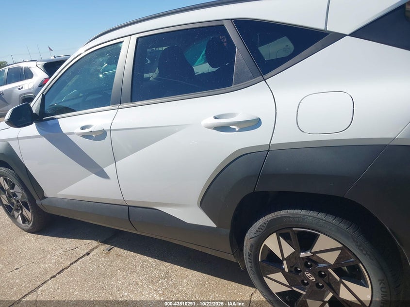 2025 HYUNDAI KONA SEL KM8HB3AB5SU329556