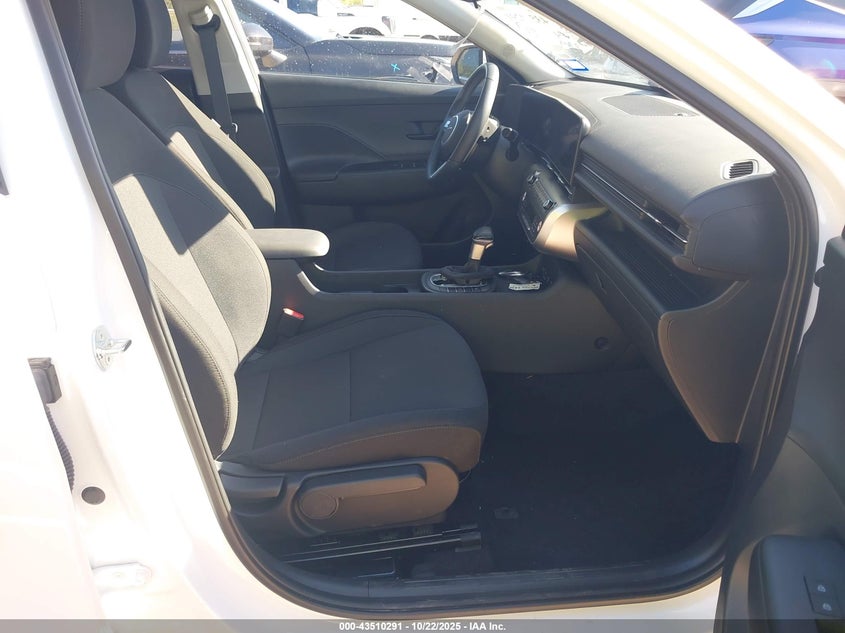 2025 HYUNDAI KONA SEL KM8HB3AB5SU329556