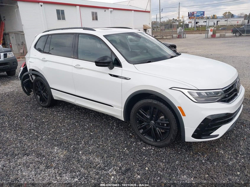 VOLKSWAGEN TIGUAN 2.0T SE R-LINE BLACK