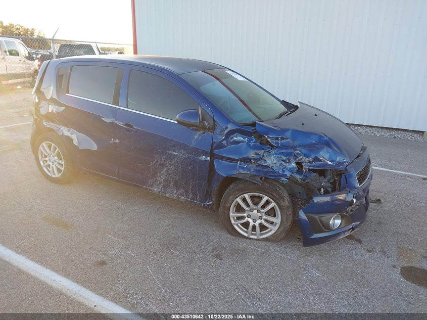 CHEVROLET SONIC LT MANUAL