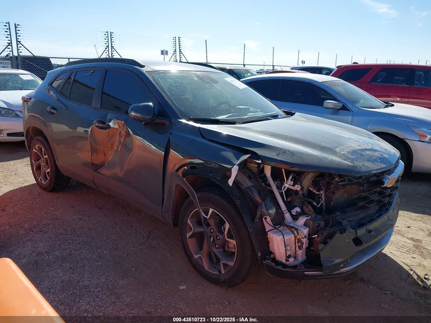 CHEVROLET TRAX FWD LT
