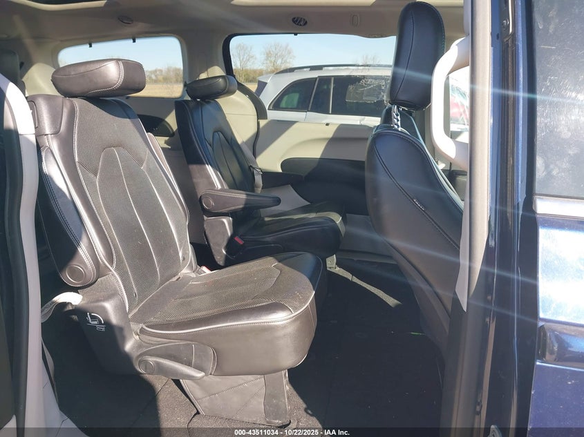 2018 Chrysler Pacifica Limited VIN: 2C4RC1GG1JR269185 Lot: 43511034