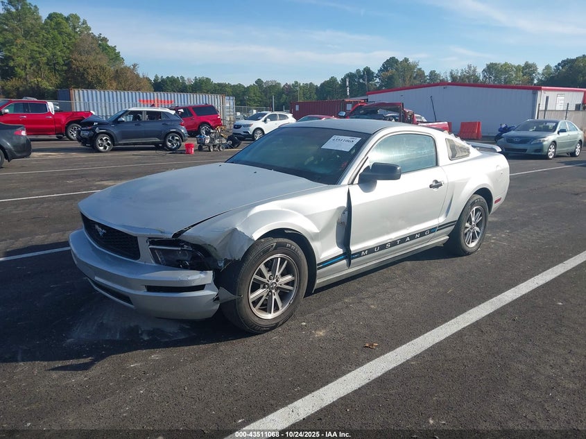 1ZVHT80N355101688 2005 FORD MUSTANG photo no. 2