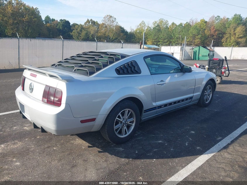 1ZVHT80N355101688 2005 FORD MUSTANG photo no. 4