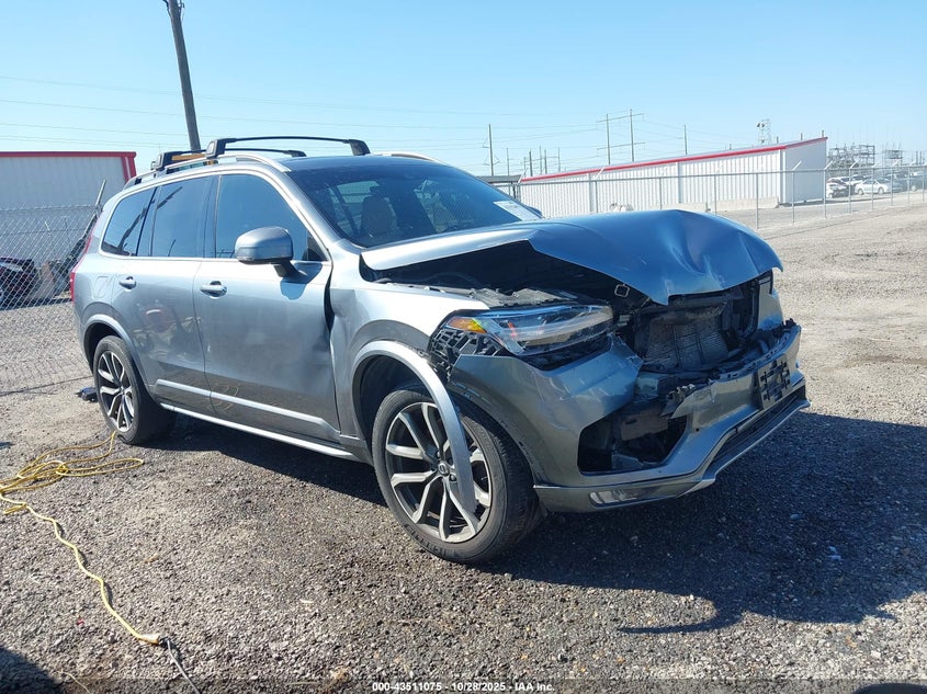 VOLVO XC90 T6 MOMENTUM