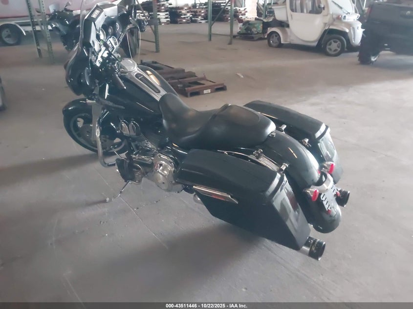 1HD1KBM10DB691682 2013 HARLEY-DAVIDSON STREET GLIDE photo no. 3