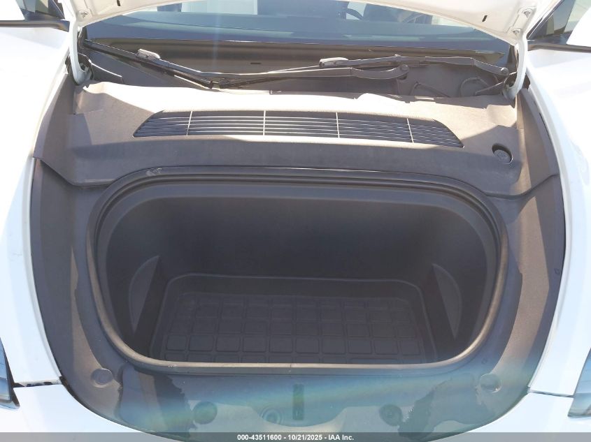 2022 Tesla Model Y Long Range Dual Motor All-Wheel Drive VIN: 7SAYGDEE2NF362272 Lot: 43511600