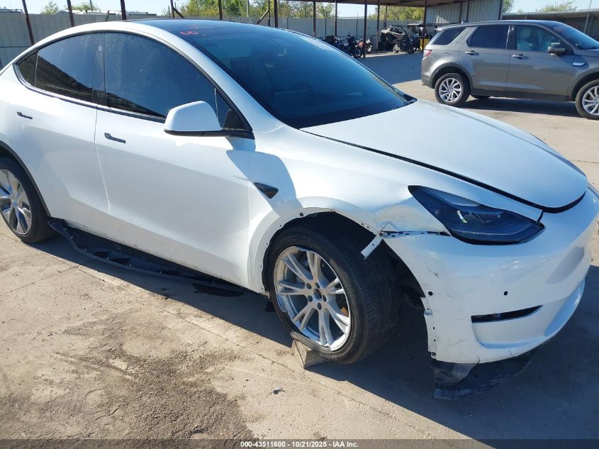 2022 Tesla Model Y Long Range Dual Motor All-Wheel Drive VIN: 7SAYGDEE2NF362272 Lot: 43511600