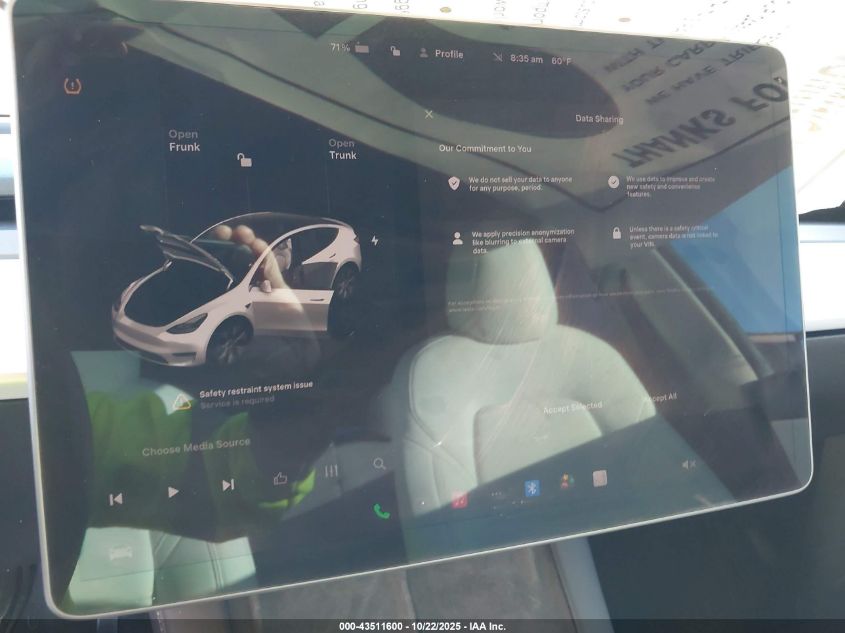 2022 Tesla Model Y Long Range Dual Motor All-Wheel Drive VIN: 7SAYGDEE2NF362272 Lot: 43511600