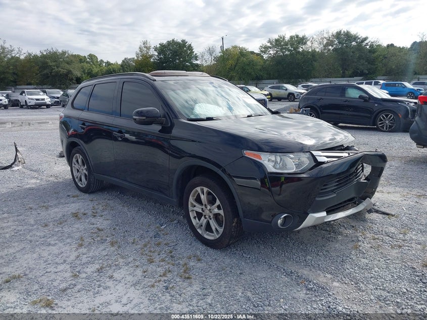 MITSUBISHI OUTLANDER SE