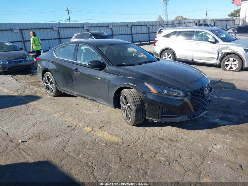 NISSAN ALTIMA SR FWD