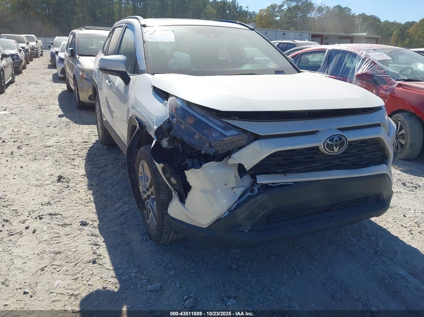 TOYOTA RAV4 XLE PREMIUM