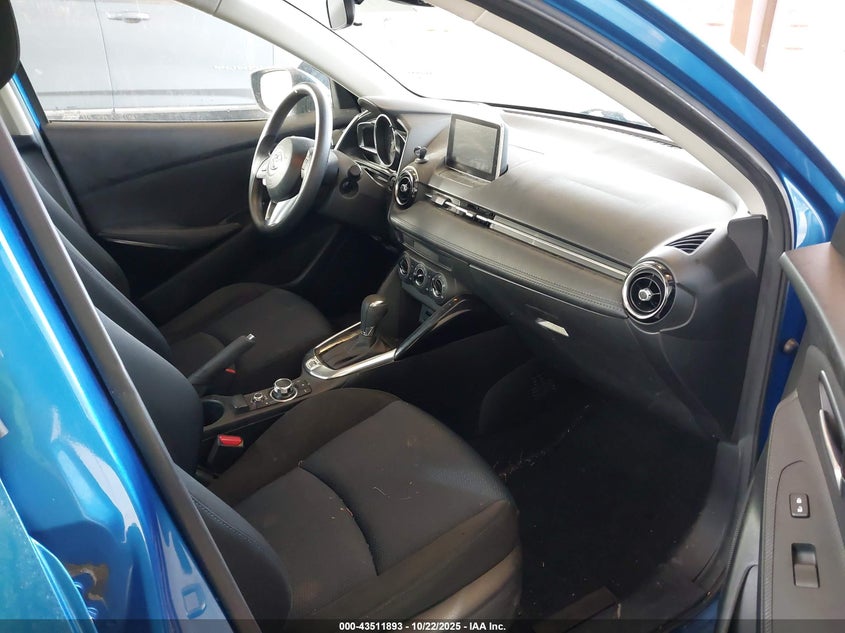 3MYDLBYV8HY158884 2017 TOYOTA YARIS photo no. 5