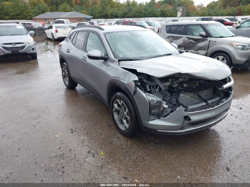 CHEVROLET TRAX FWD LT
