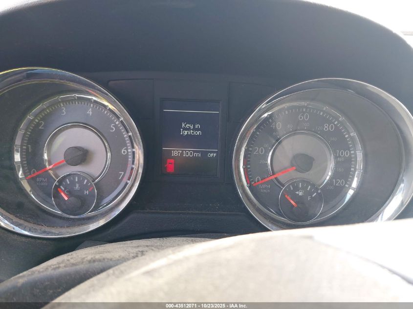 2011 Chrysler Town & Country Touring VIN: 2A4RR5DG8BR775764 Lot: 43512071