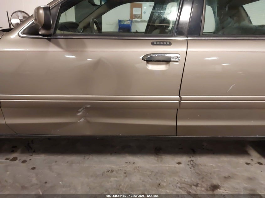 2FAFP74W31X141201 2001 FORD CROWN VICTORIA photo no. 6