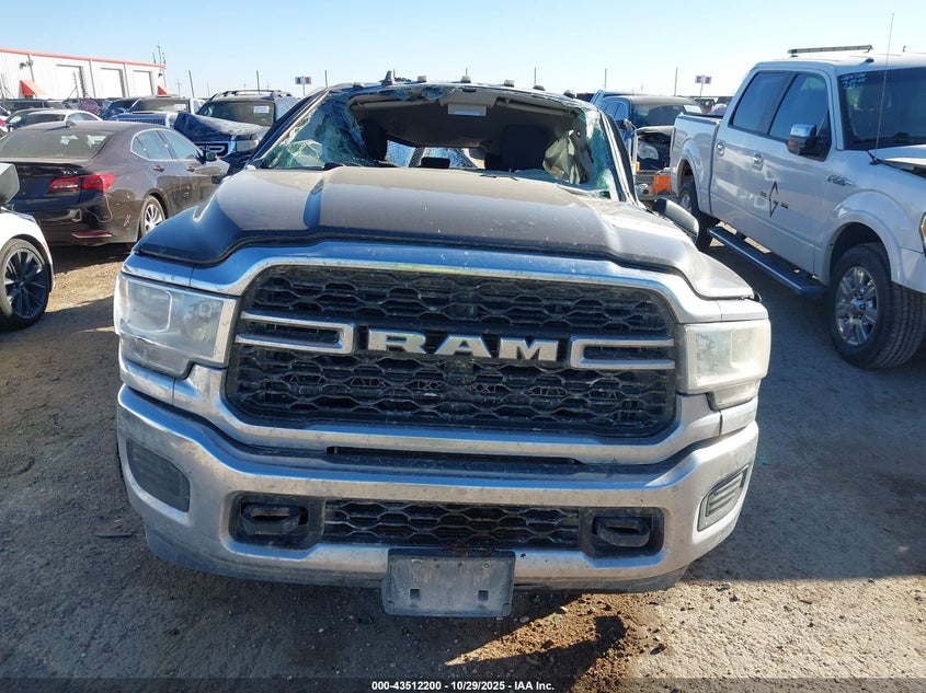 2019 Ram 3500 Tradesman 4X4 8' Box VIN: 3C63RRGL4KG642556 Lot: 43512200