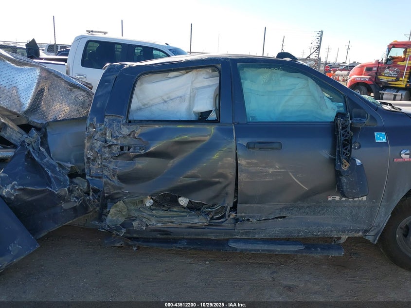 2019 Ram 3500 Tradesman 4X4 8' Box VIN: 3C63RRGL4KG642556 Lot: 43512200