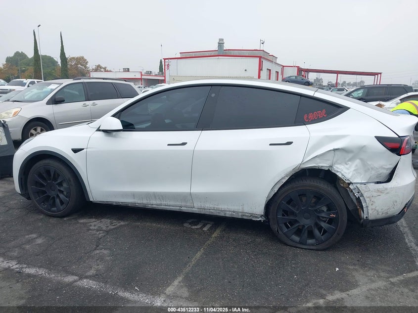 2021 Tesla Model Y Long Range Dual Motor All-Wheel Drive VIN: 5YJYGDEEXMF074205 Lot: 43512233