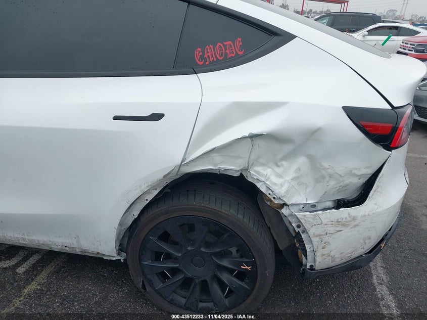 2021 Tesla Model Y Long Range Dual Motor All-Wheel Drive VIN: 5YJYGDEEXMF074205 Lot: 43512233