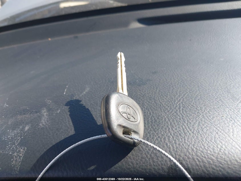 2007 Toyota Matrix Xr VIN: 2T1KR32E37C624528 Lot: 43512369