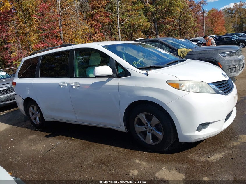 5TDKK3DC6CS177453 2012 TOYOTA SIENNA photo no. 13