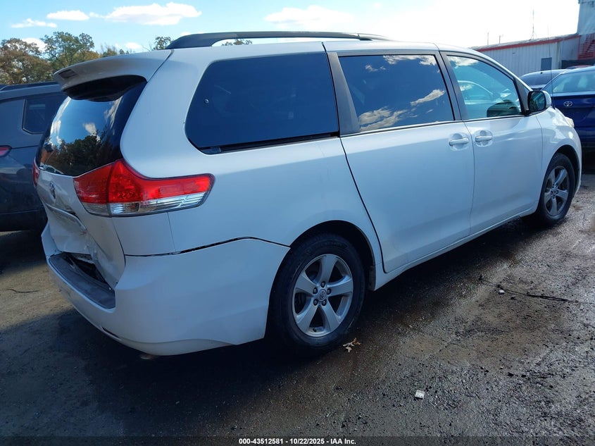 5TDKK3DC6CS177453 2012 TOYOTA SIENNA photo no. 4