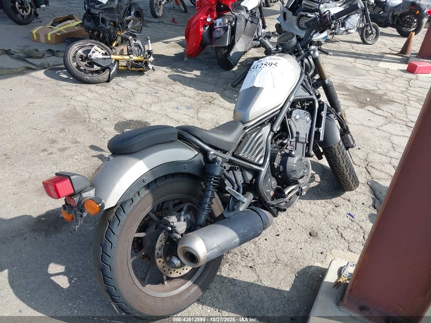 MLHPC565XJ5100596 2018 HONDA CM photo no. 4